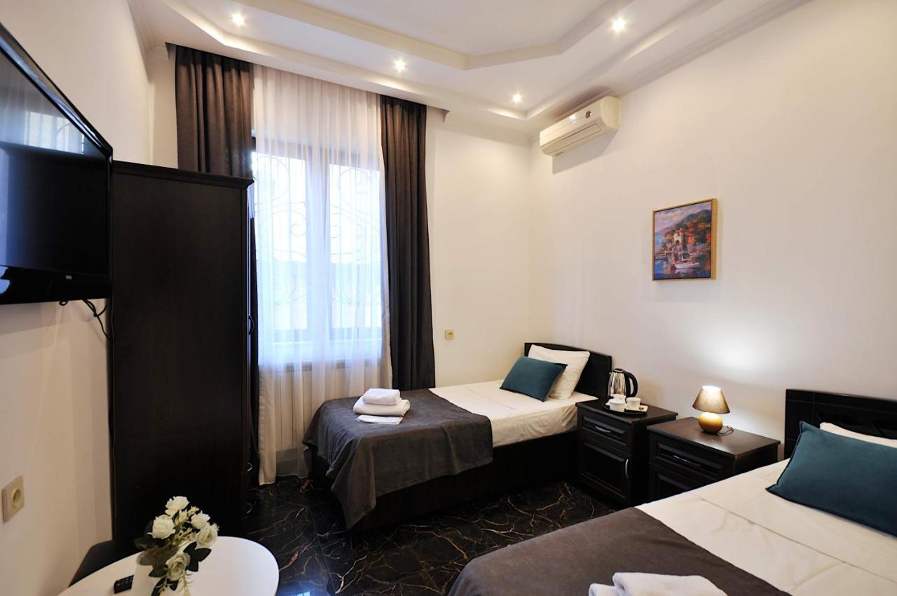Hotel Majestic Tbilisi Buitenkant foto