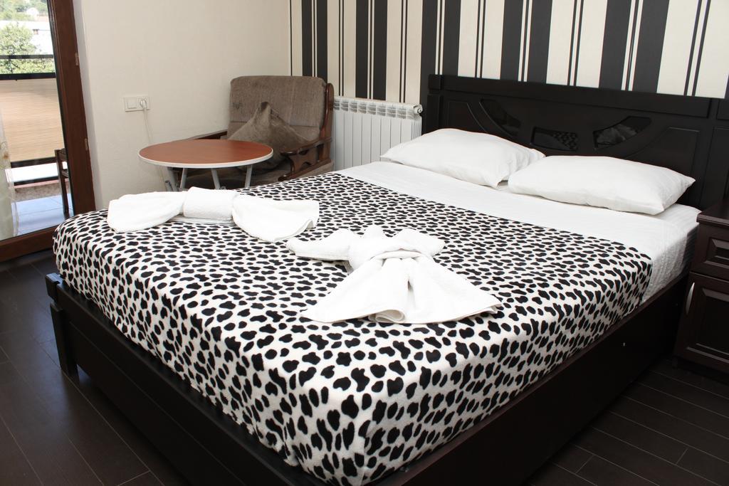 Hotel Majestic Tbilisi Kamer foto