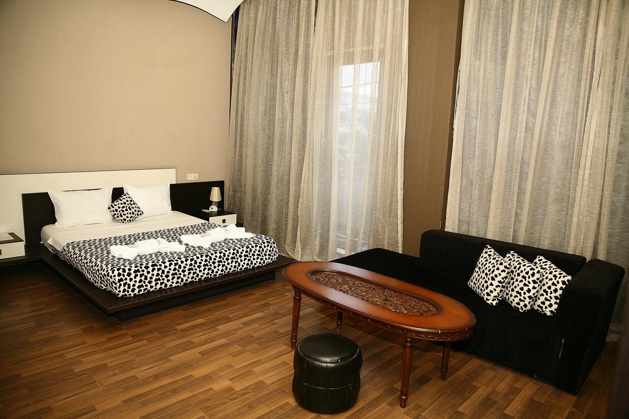 Hotel Majestic Tbilisi Buitenkant foto